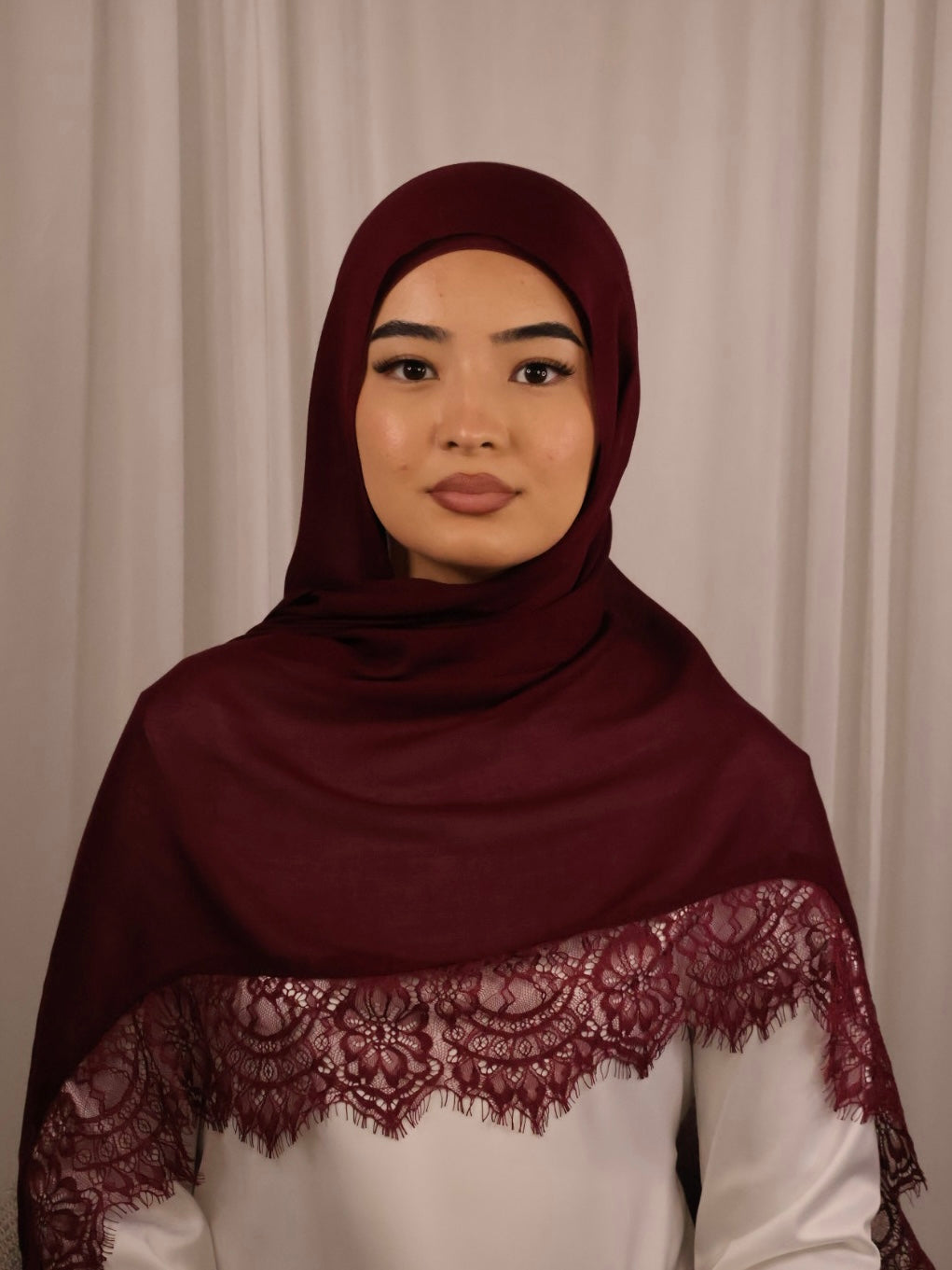 Lace Modal Hijab - Maroon